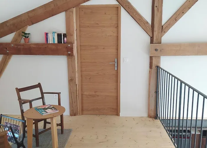 Chambre d'hotes et cabane du grand st-Marc proche Via Rhona